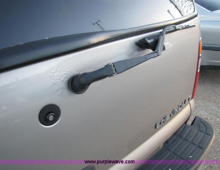 image for item 5259 2000 Chevrolet Tahoe K1500 Non-repairable certificate, parts only