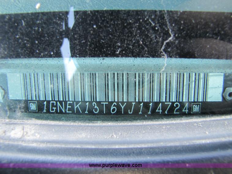 image for item 5259 2000 Chevrolet Tahoe K1500 Non-repairable certificate, parts only