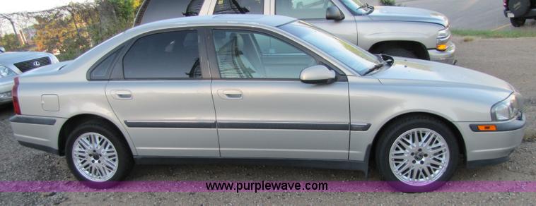 image for item 5260 2001 Volvo S80