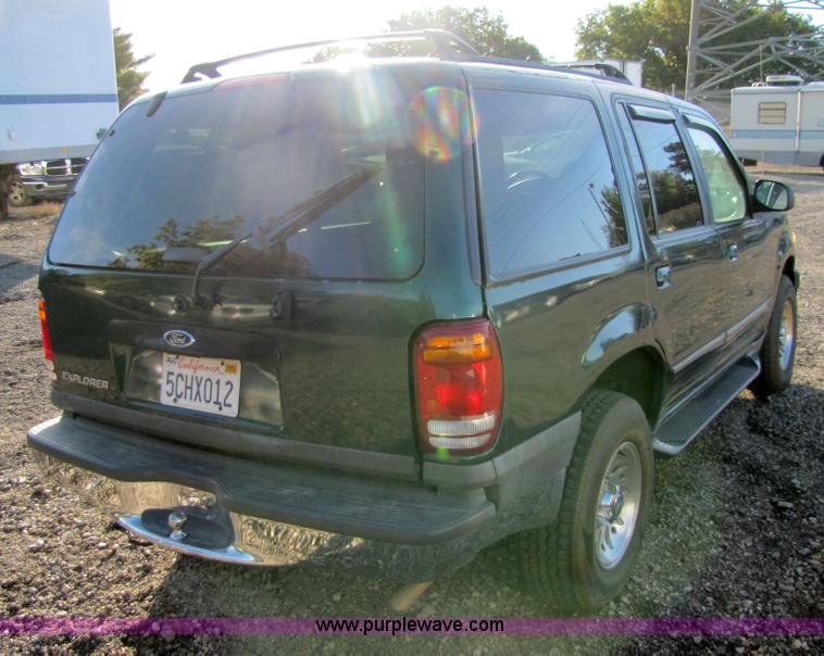image for item 5262 1999 Ford Explorer Non-repairable certificate, parts only