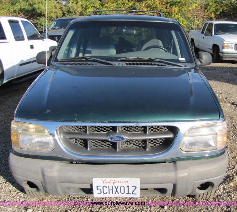 image for item 5262 1999 Ford Explorer Non-repairable certificate, parts only