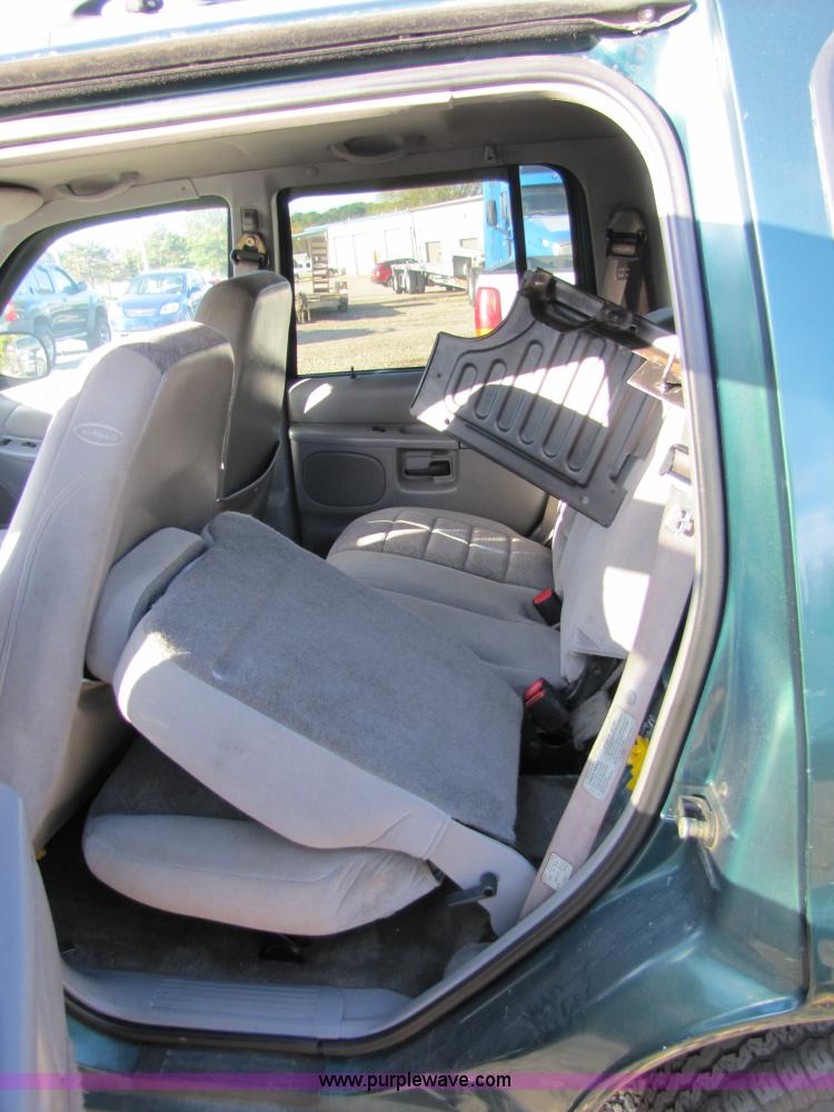 image for item 5262 1999 Ford Explorer Non-repairable certificate, parts only