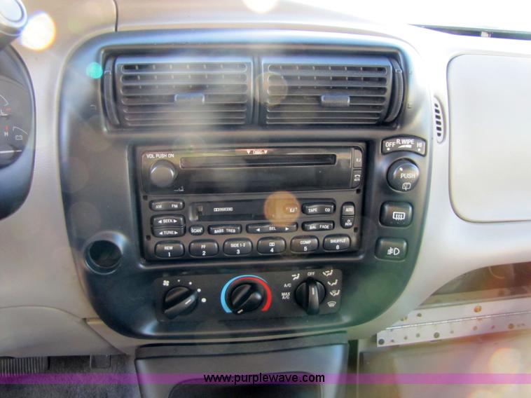 image for item 5262 1999 Ford Explorer Non-repairable certificate, parts only