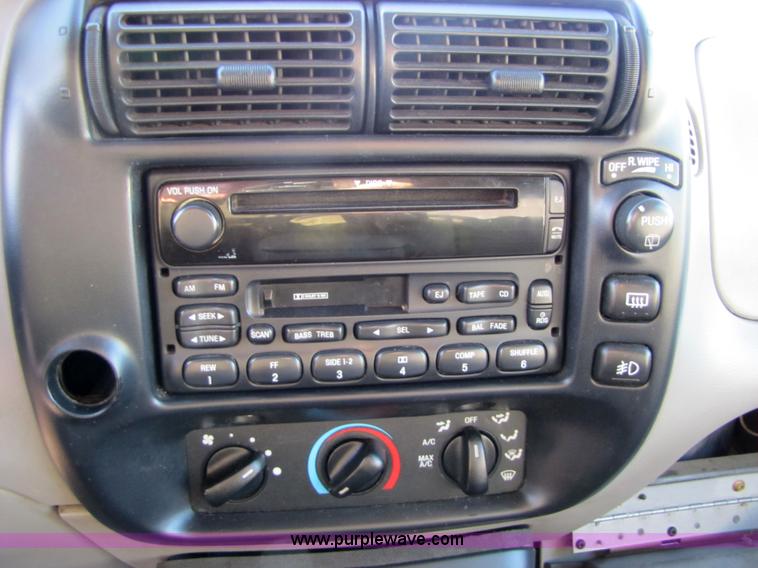 image for item 5262 1999 Ford Explorer Non-repairable certificate, parts only