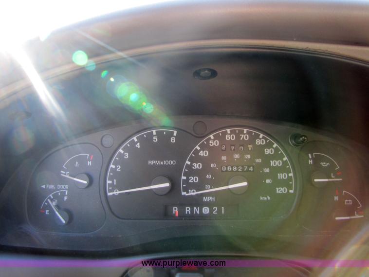 image for item 5262 1999 Ford Explorer Non-repairable certificate, parts only