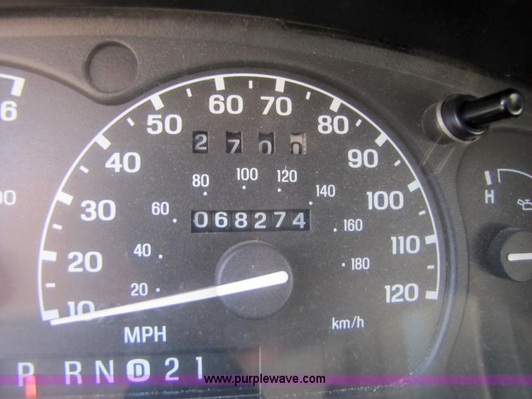 image for item 5262 1999 Ford Explorer Non-repairable certificate, parts only