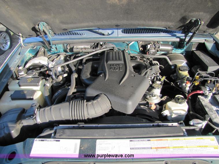 image for item 5262 1999 Ford Explorer Non-repairable certificate, parts only