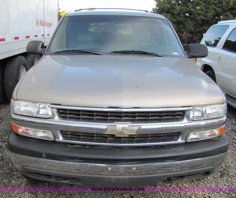 image for item 5265 2001 Chevrolet K1500 Suburban
