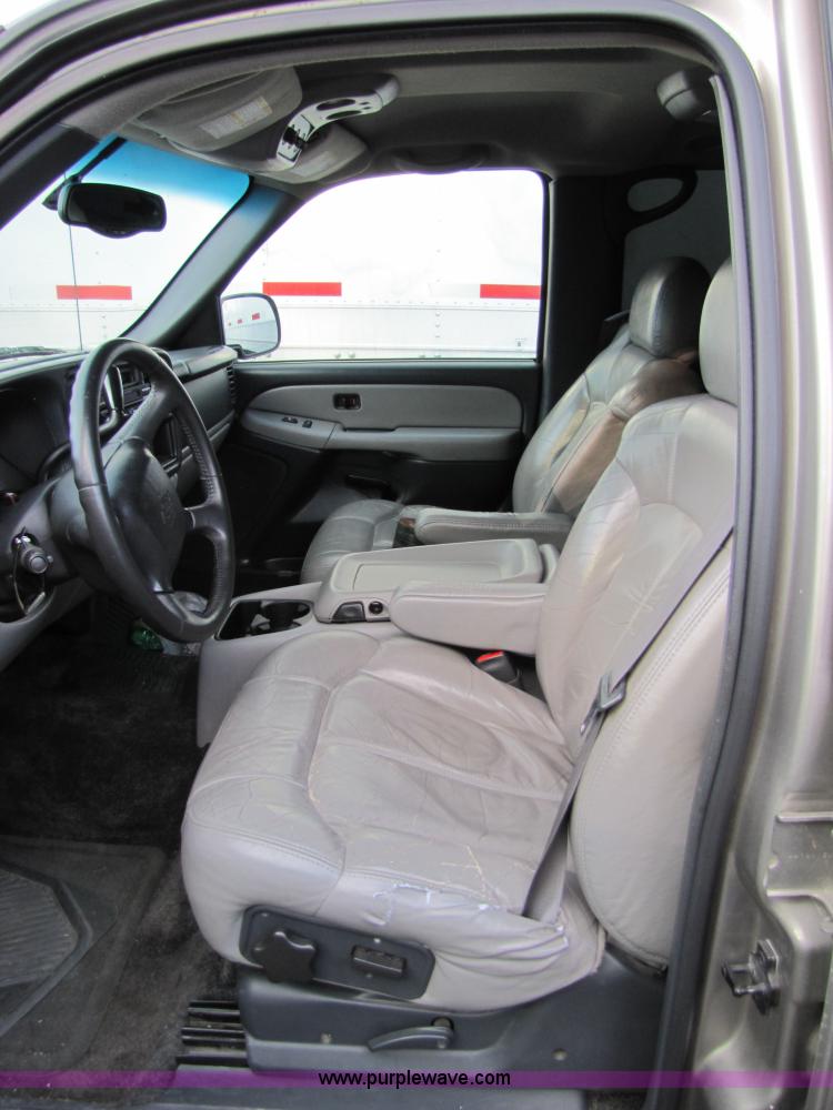 image for item 5265 2001 Chevrolet K1500 Suburban