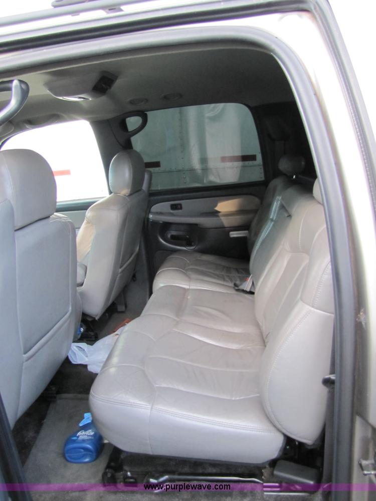 image for item 5265 2001 Chevrolet K1500 Suburban