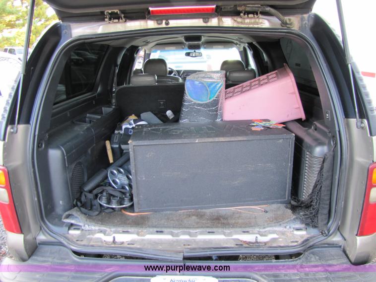 image for item 5265 2001 Chevrolet K1500 Suburban