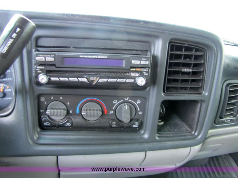 image for item 5265 2001 Chevrolet K1500 Suburban