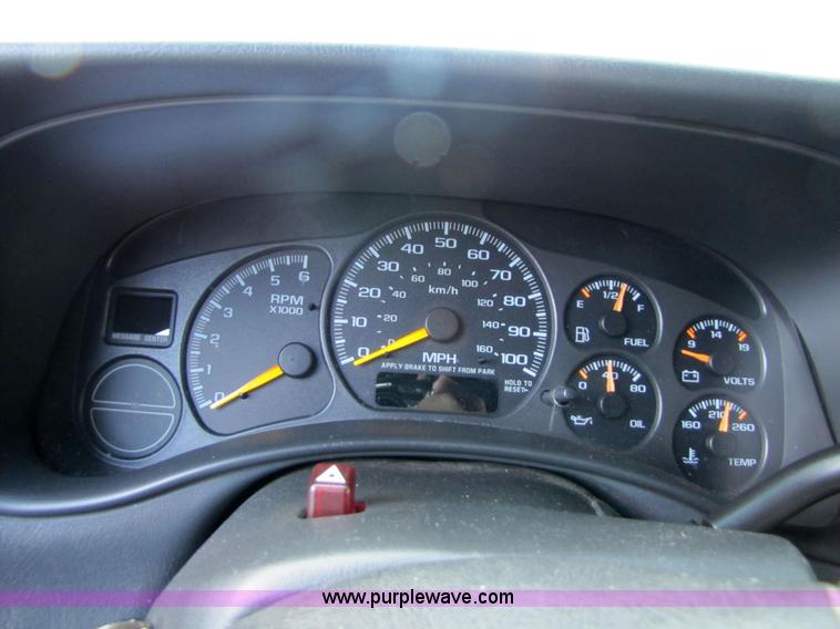 image for item 5265 2001 Chevrolet K1500 Suburban