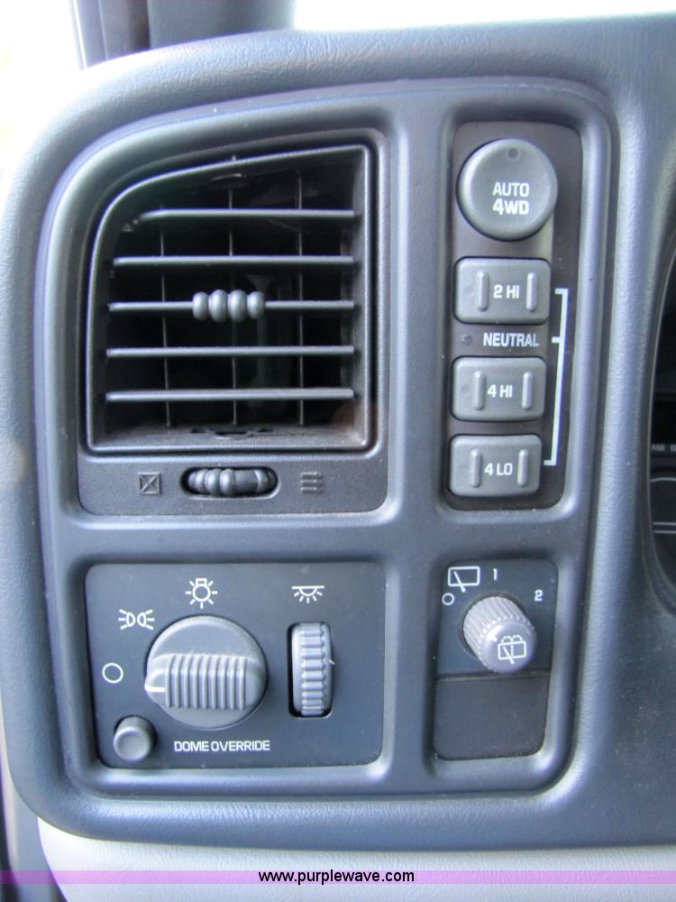 image for item 5265 2001 Chevrolet K1500 Suburban