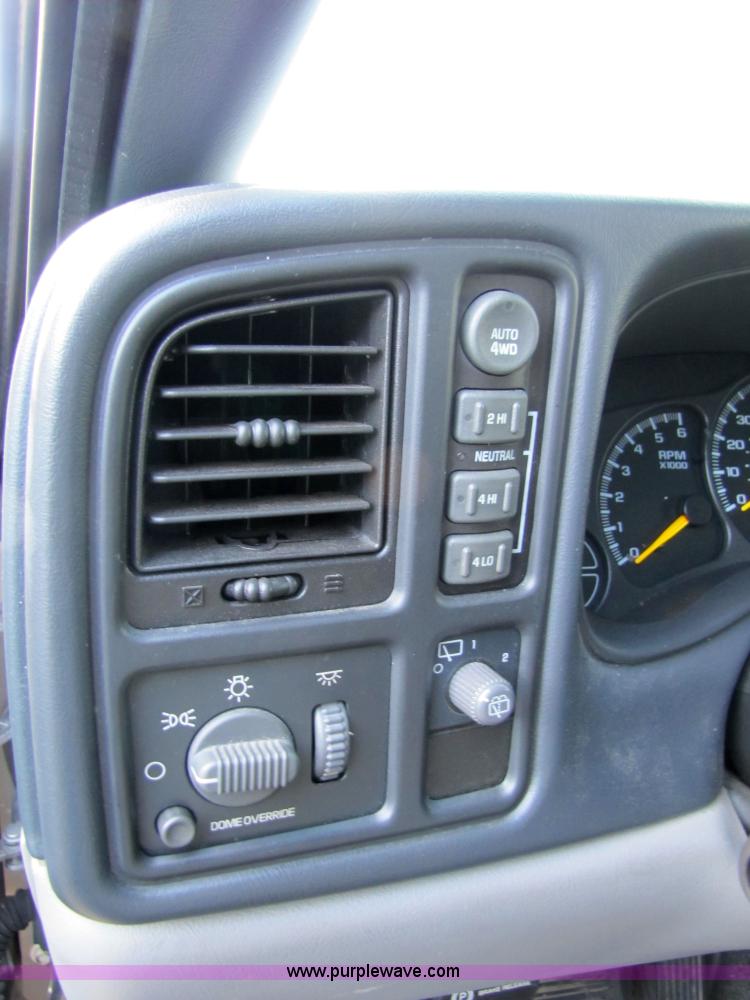 image for item 5265 2001 Chevrolet K1500 Suburban