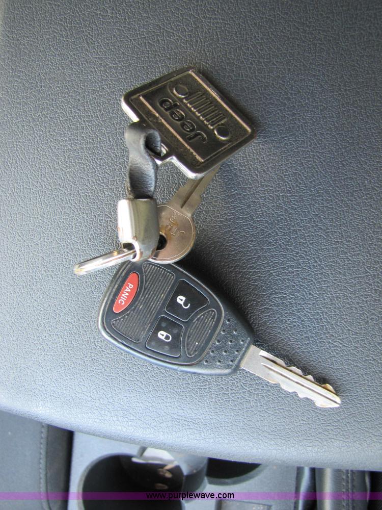 image for item 5266 2007 Dodge Nitro SLT Non-repairable certificate, parts only