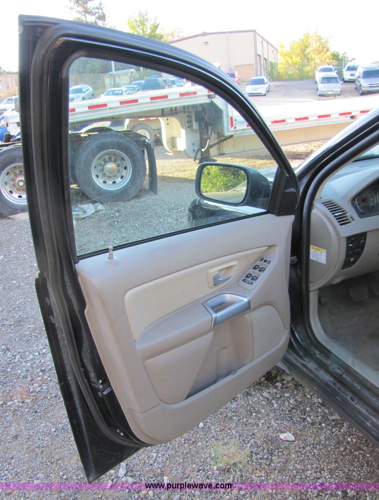 image for item 5268 2005 Volvo XTC90 Non-repairable certificate, parts only