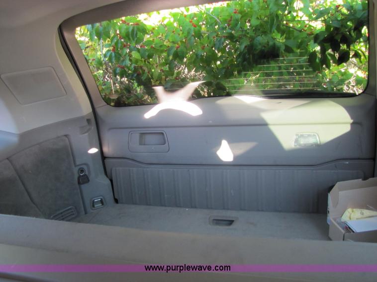 image for item 5268 2005 Volvo XTC90 Non-repairable certificate, parts only