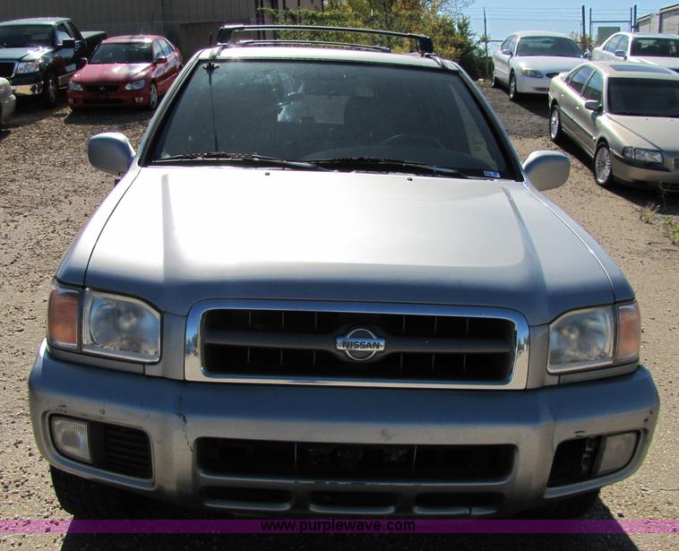 image for item 5273 1999 Nissan Pathfinder