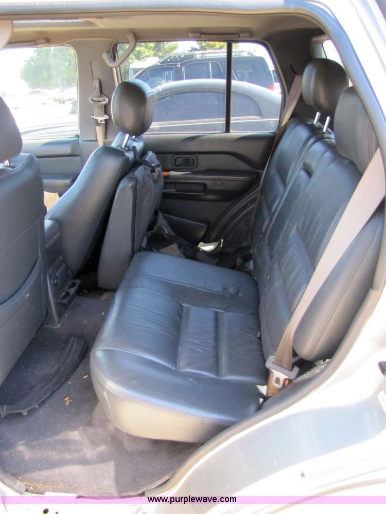 image for item 5273 1999 Nissan Pathfinder