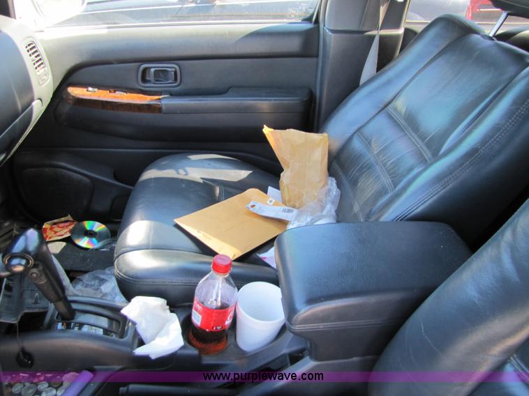 image for item 5273 1999 Nissan Pathfinder