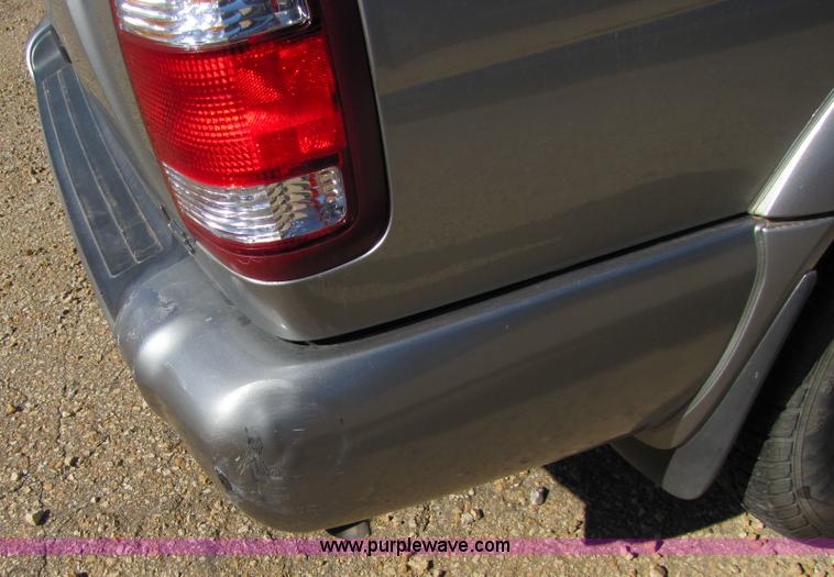 image for item 5273 1999 Nissan Pathfinder