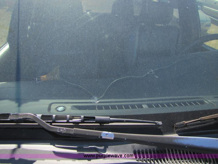 image for item 5273 1999 Nissan Pathfinder