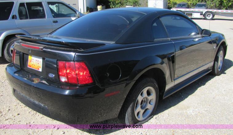 image for item 5274 2000 Ford Mustang Non-repairable certificate, parts only