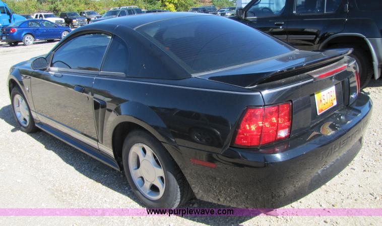 image for item 5274 2000 Ford Mustang Non-repairable certificate, parts only
