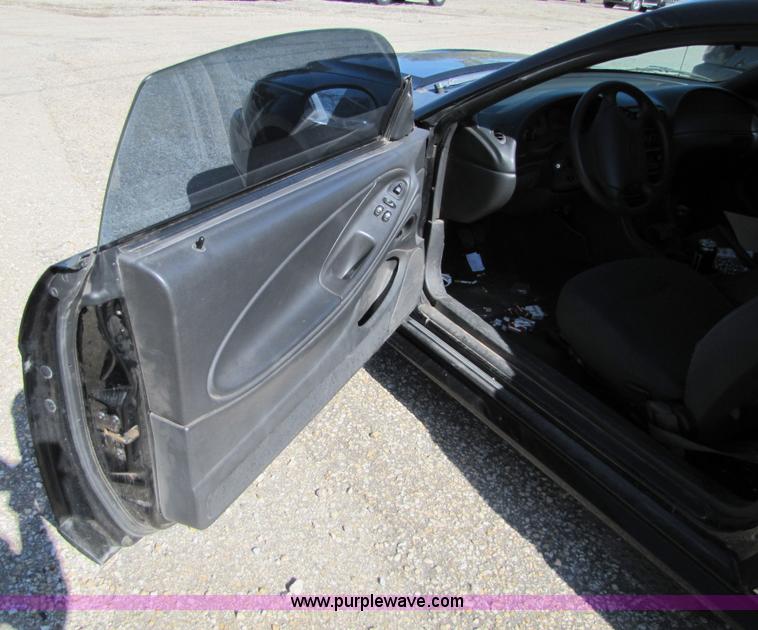 image for item 5274 2000 Ford Mustang Non-repairable certificate, parts only