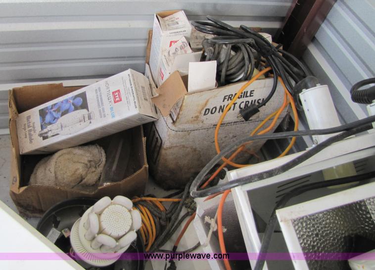 image for item 5281 Large assortment of grow lights and ballast