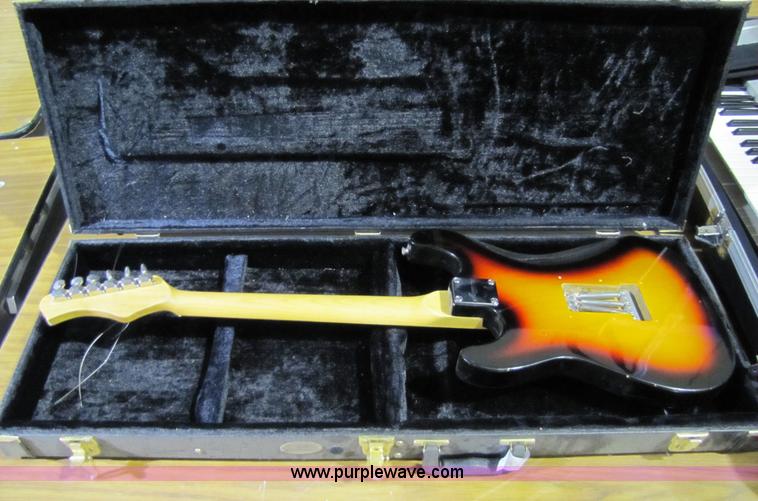 image for item 5333 Harmony electric guitar with case