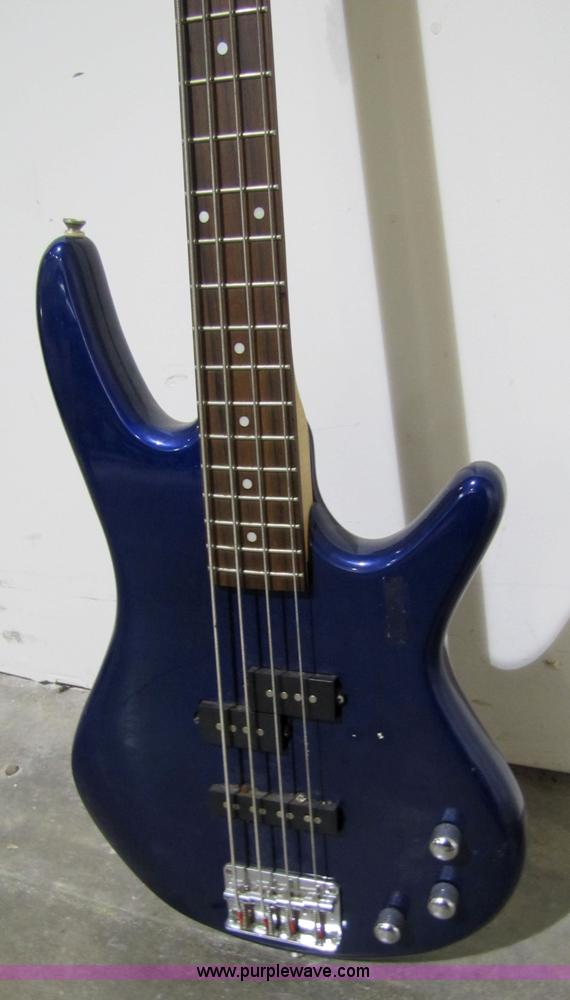 image for item 5335 Ibanez GSR200 bass guitar with case