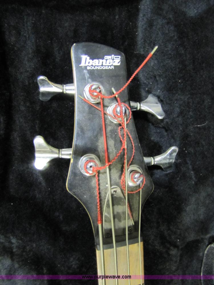 image for item 5335 Ibanez GSR200 bass guitar with case