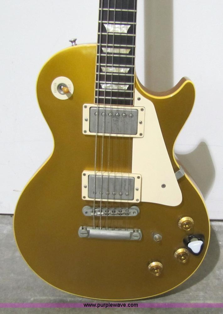 image for item 5336 Gibson Les Paul model electric guitar with case