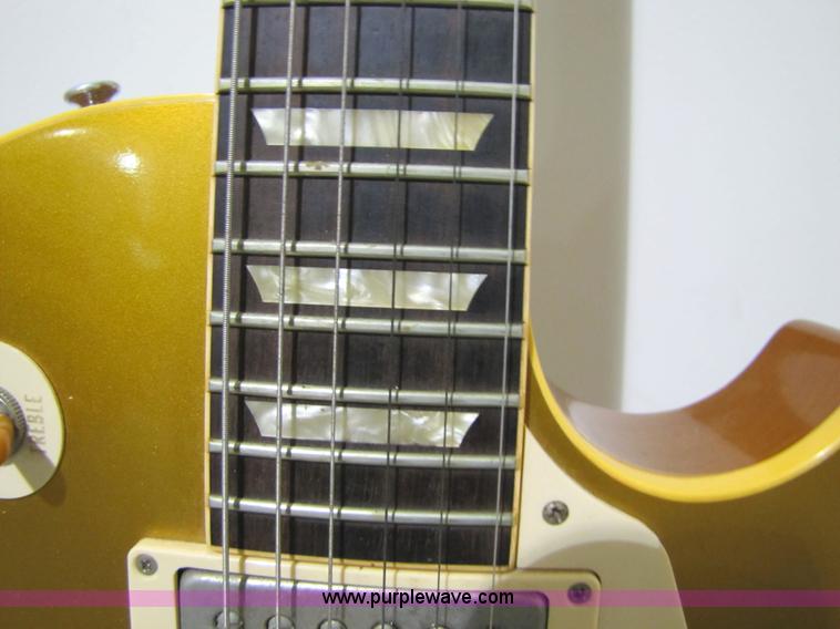 image for item 5336 Gibson Les Paul model electric guitar with case