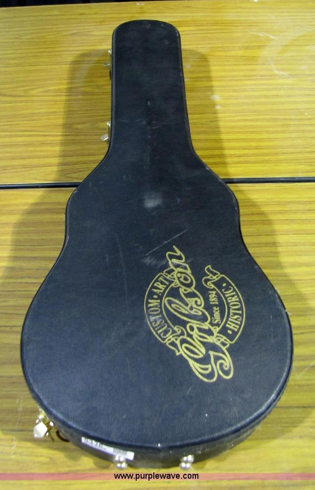 image for item 5336 Gibson Les Paul model electric guitar with case