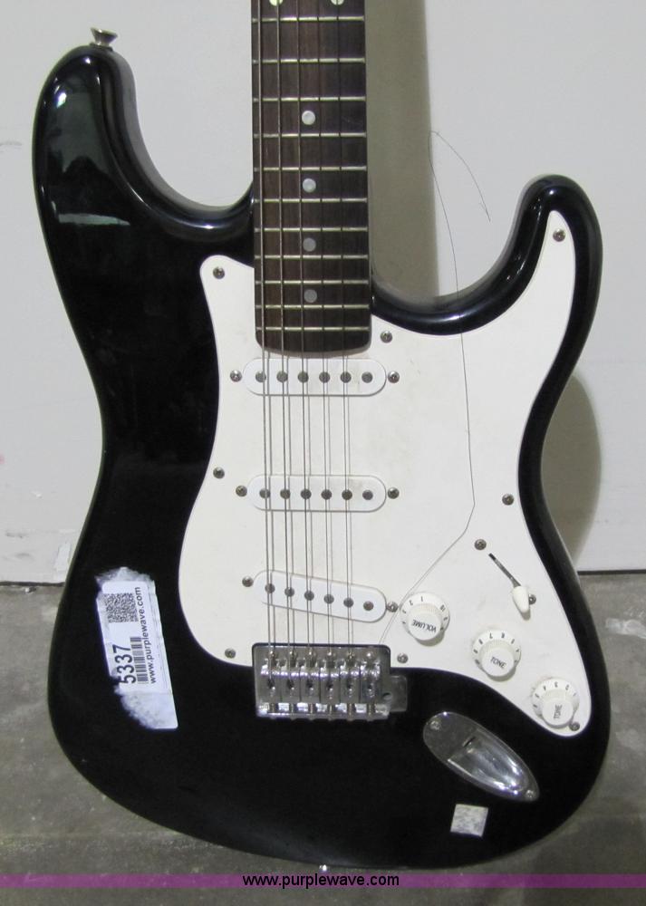 image for item 5337 Fender Squier Strat electric guitar