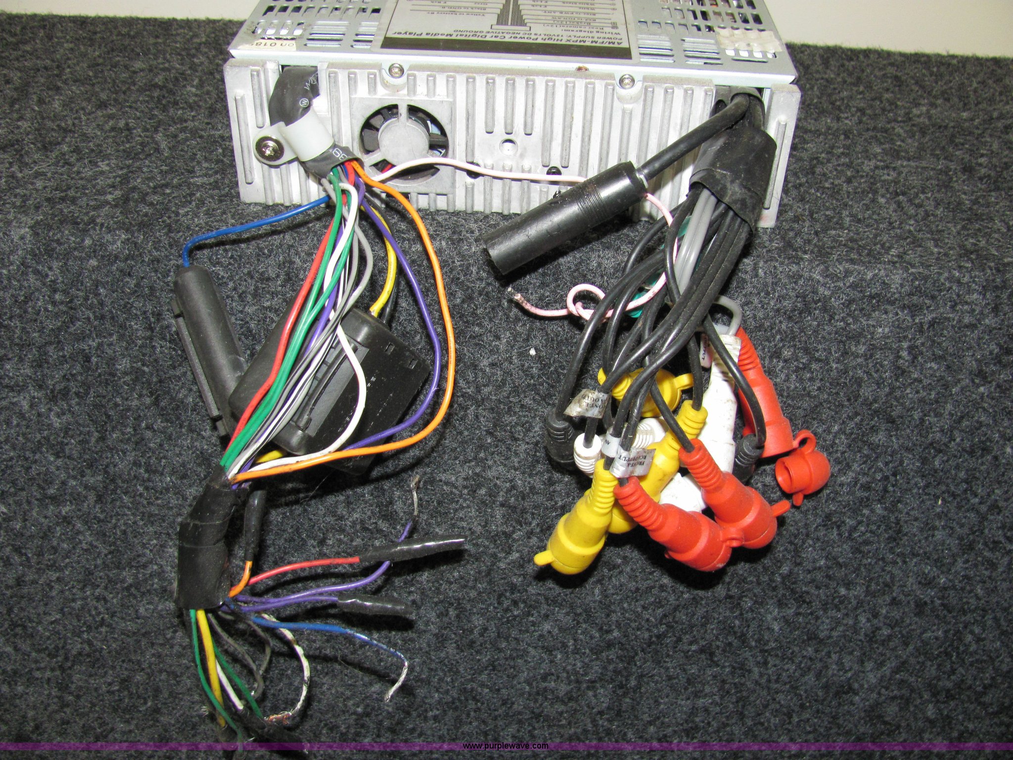 AM/FM MPX high power car digital media player in Manhattan, KS Item 2265 sold Purple Wave