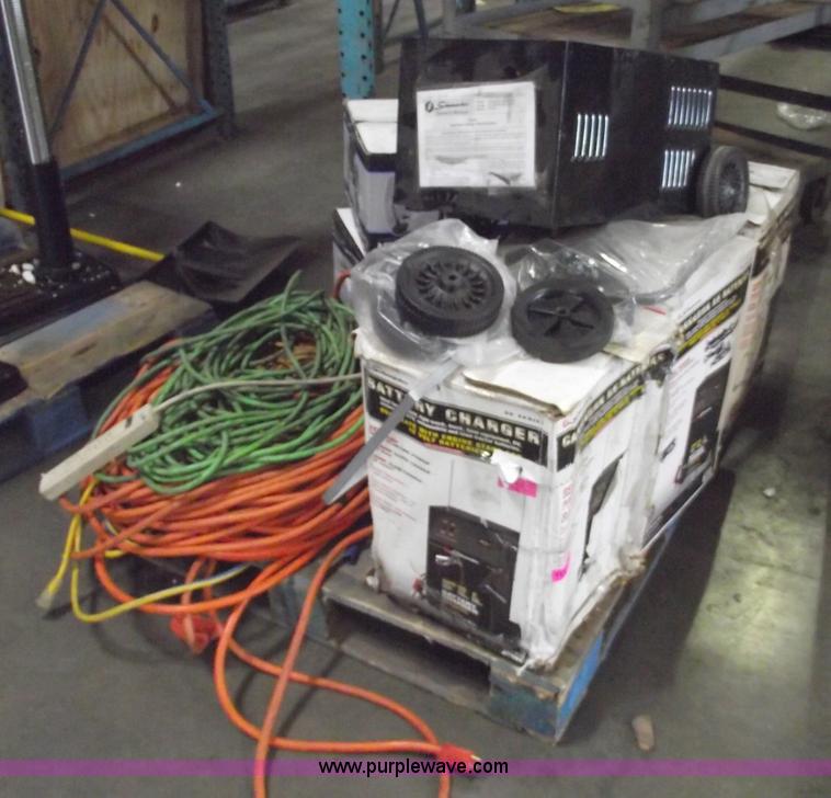 image for item 2204 Assorted tools