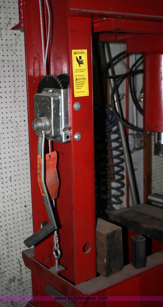 image for item 4834 100 ton heavy duty press