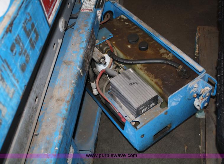 image for item 4984 2002 Genie AS-1930 scissor lift