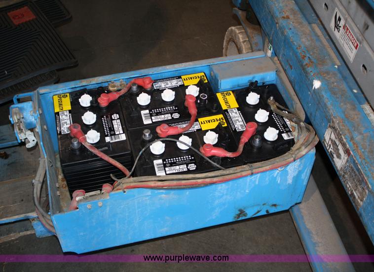 image for item 4984 2002 Genie AS-1930 scissor lift