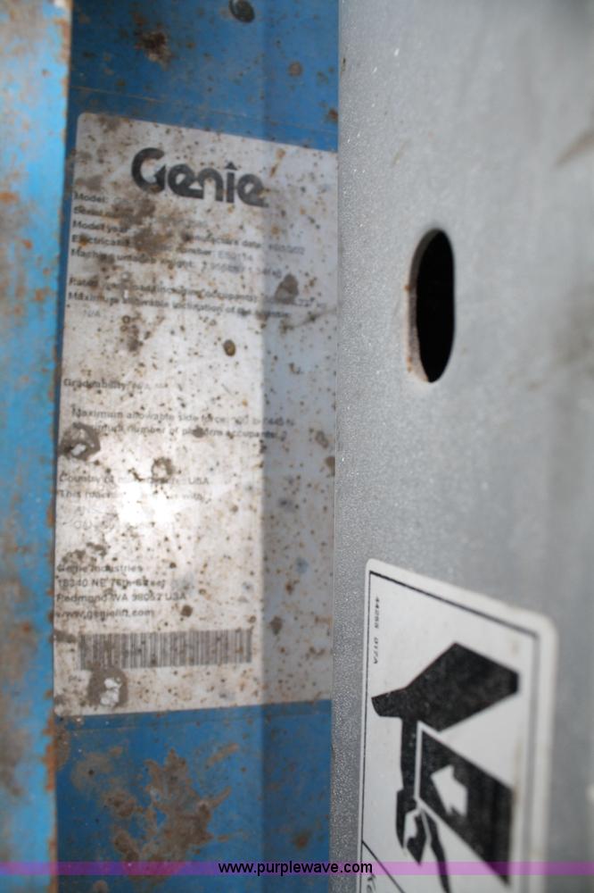 image for item 4984 2002 Genie AS-1930 scissor lift