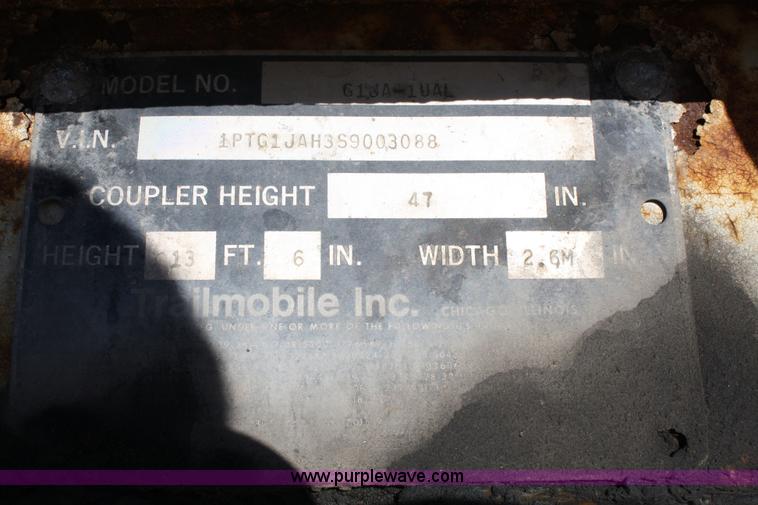 image for item 5022 1995 Trailmobile G1JA-1UAL 48' van trailer with internal shelving and lighting