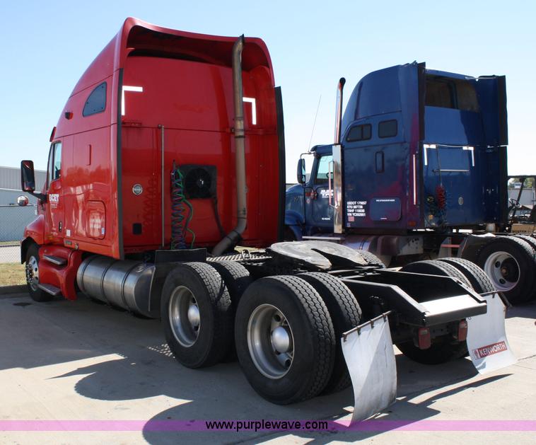 image for item 5024 2004 Kenworth T2000 semi truck