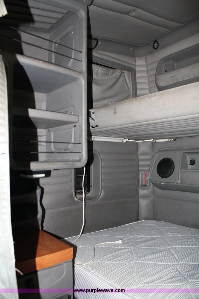 image for item 5024 2004 Kenworth T2000 semi truck