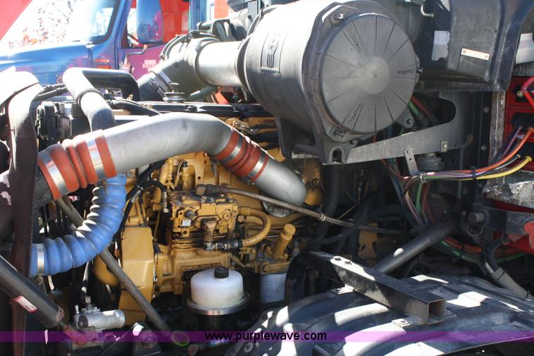 image for item 5024 2004 Kenworth T2000 semi truck