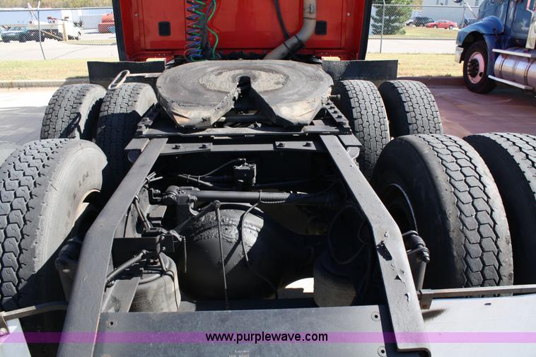 image for item 5024 2004 Kenworth T2000 semi truck