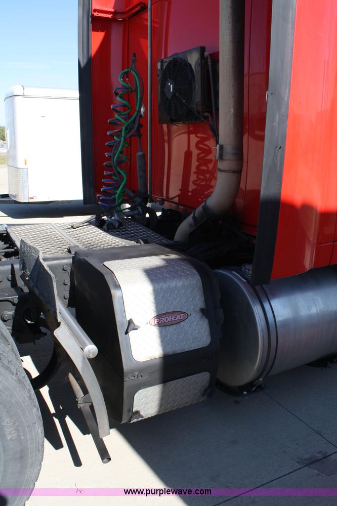 image for item 5024 2004 Kenworth T2000 semi truck